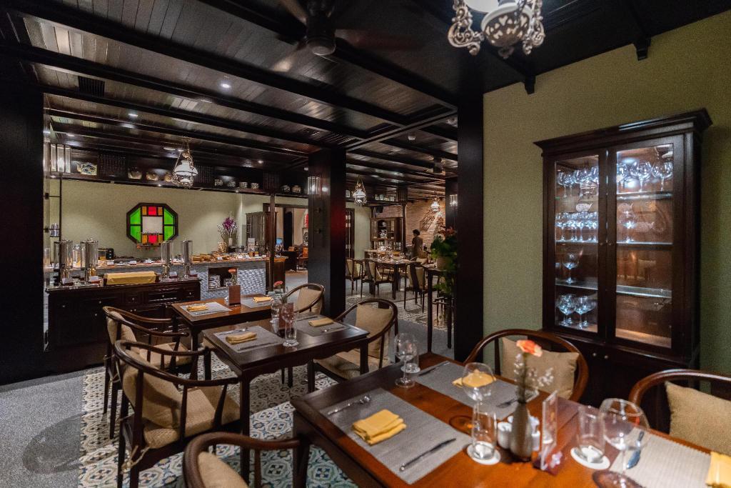Little Riverside Hoi An . A Luxury Hotel & Spa Bagian luar foto The interior of the restaurant
