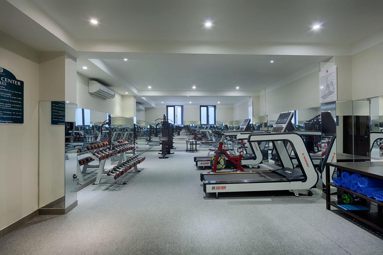 Little Riverside Hoi An . A Luxury Hotel & Spa Bagian luar foto The gym at the University of Westminster, Harrow Campus